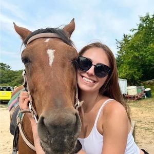 Meet your Posher, Sabrina